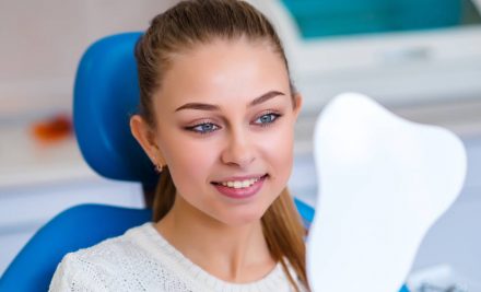 Sbiancamento e smacchiamento dentale: sapete la differenza?